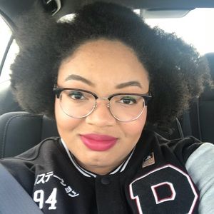 Meet your Posher, Lauren